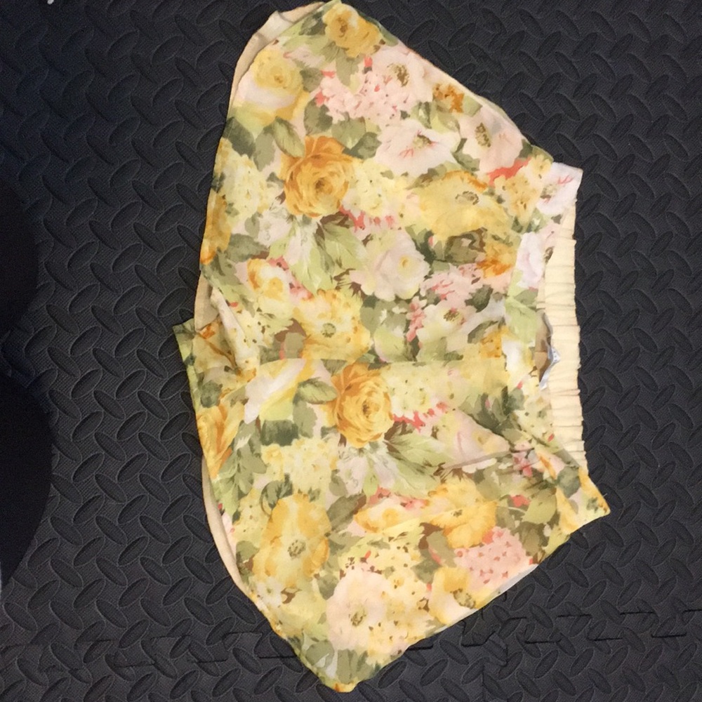 Flower pattern shorts